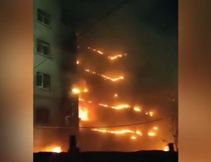 鄭州一小區(qū)外墻起火，已不是今年第一起